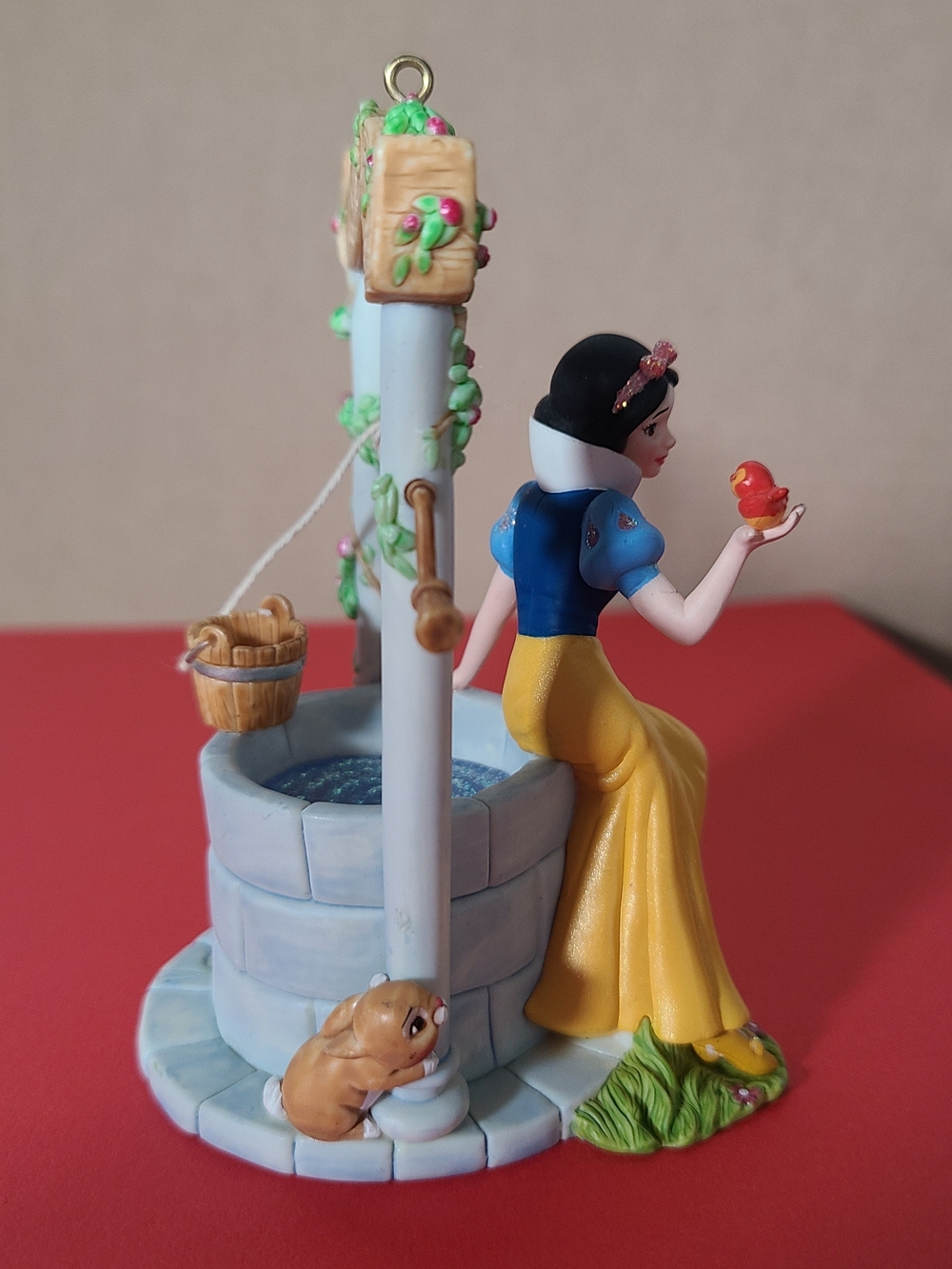 Disney Hallmark Snow White Wishing Well Ornament 2007 Flawed - Picture 4 of 13